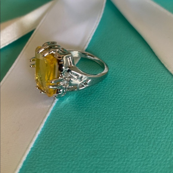 Yellow Gemstone Cocktail Ring - Women's Silver-Tone Fashion Ring size 6 328 - Picture 2 of 6
